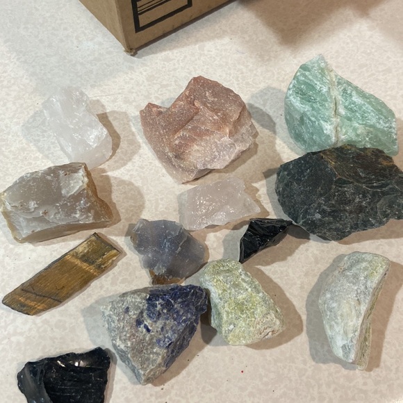 Raw stones 5 ct stones & mystery 3oz lucky scoop wicca diy collectors seasonal - Picture 1 of 14